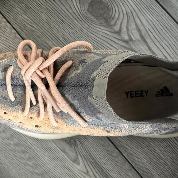 Pre Owned YEEZY BOOST 380- Mist - Picture 2 of 7